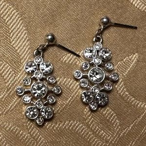 Costume Jewelry Dangling Earrings in Sparkly Silver
